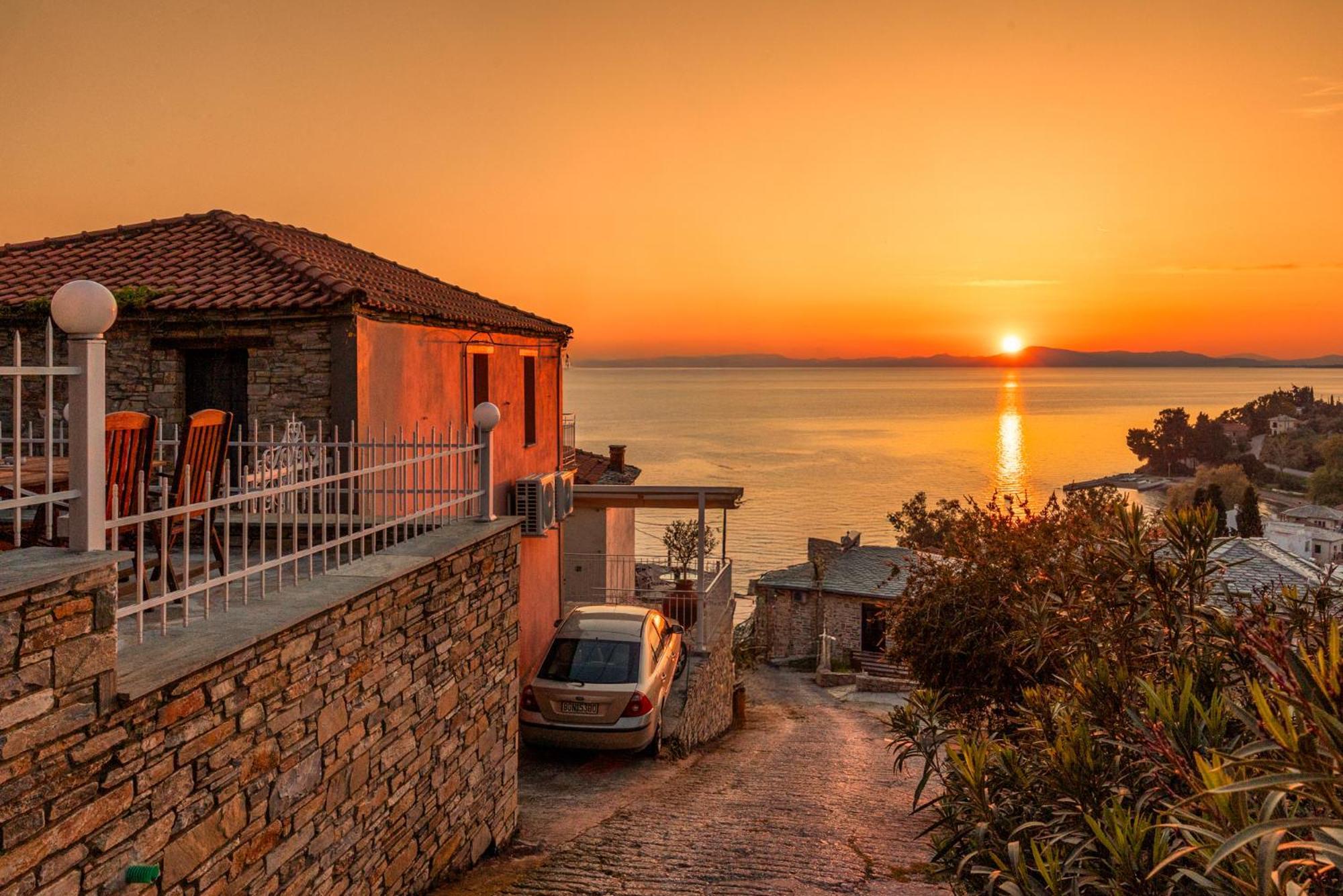 Με Θέα Το Ηλιοβασιλεμα 2 Villa อาฟิสโซส ภายนอก รูปภาพ