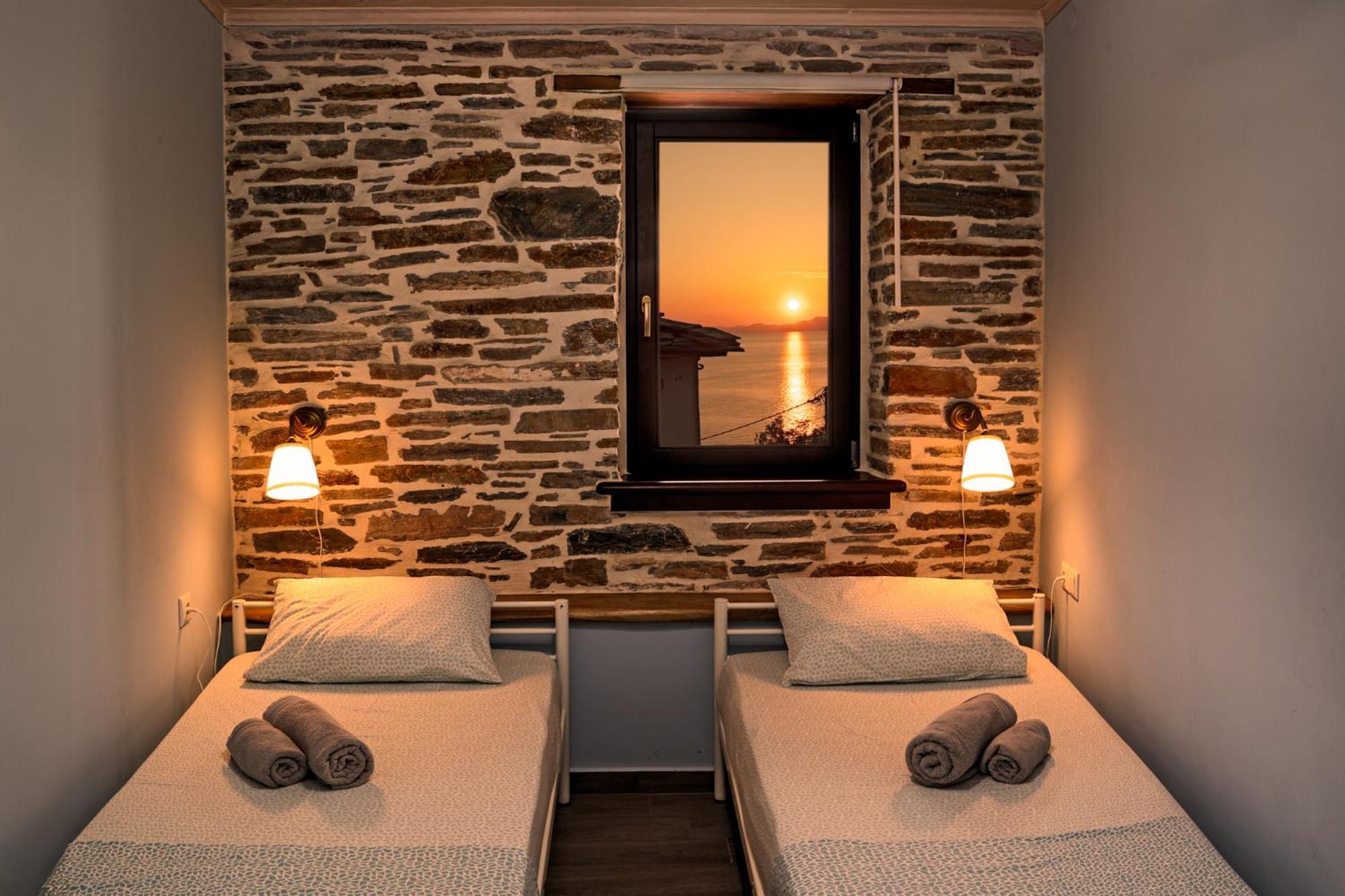 Με Θέα Το Ηλιοβασιλεμα 2 Villa อาฟิสโซส ภายนอก รูปภาพ